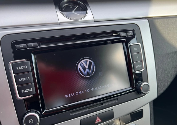 Volkswagen Passat cena 47900 przebieg: 137000, rok produkcji 2014 z Koszalin małe 154